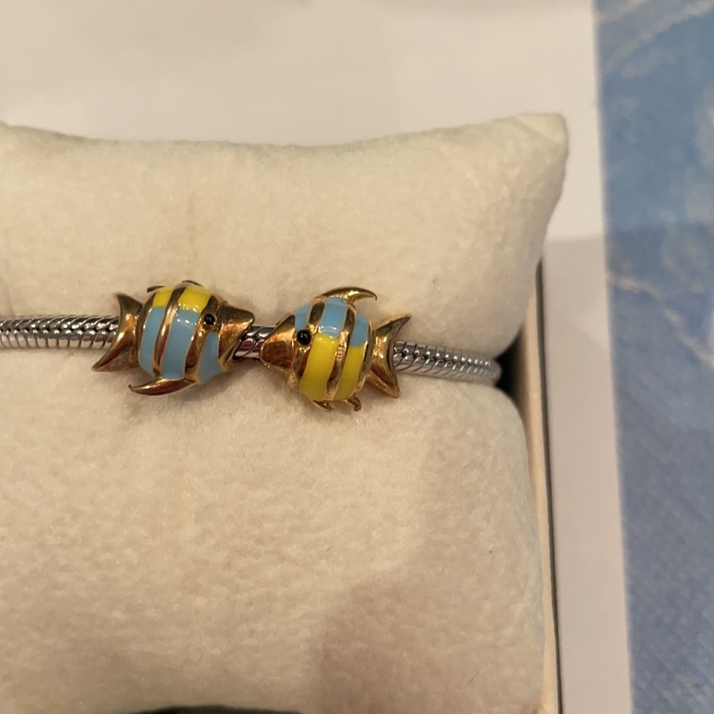 New sterling silver kids emoji bracelet - Picture 2 of 3